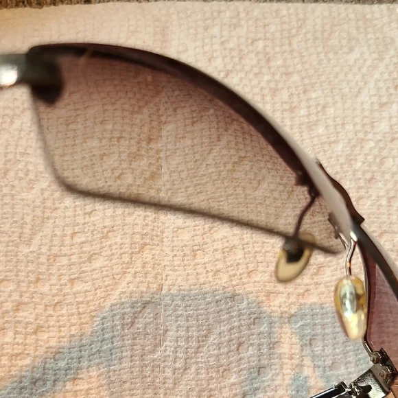 Gucci Women's Sunglasses - Picture 7 of 15